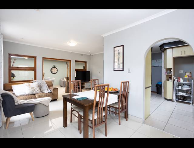 4 BEDROOM FREESTANDING FOR SALE IN FAIRWAYS